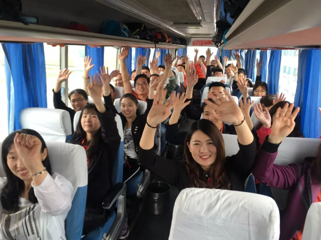 拓展訓練，我們很嗨！中達宜居進行“凝聚·突破